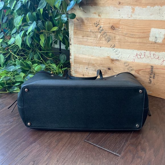 Gently Worn Beautiful Authentic Kate Spade New York Laurel Way Ari Tote in Black - Picture 9 of 15